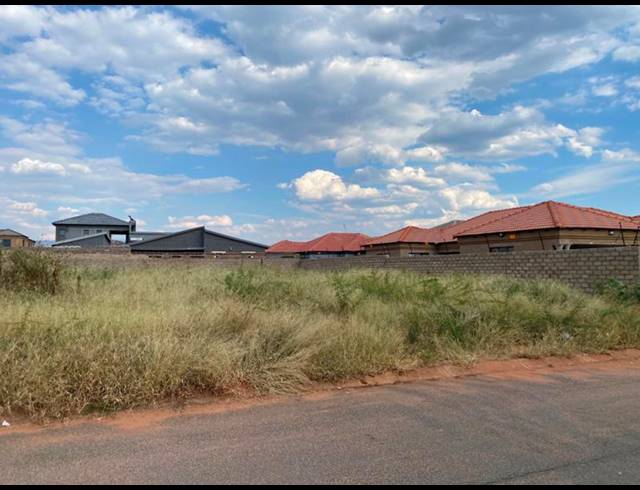 LAND FOR SALE IN CHROOM PARK